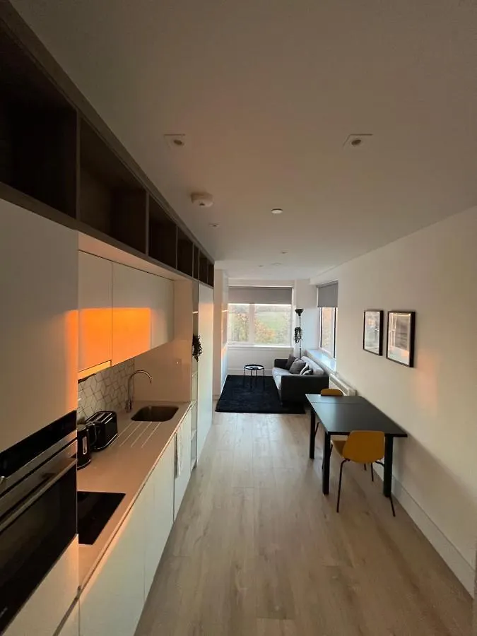 Aeropartment & Aerotel, London Heathrow Airport, Terminal 4, Ev Stations & Cheap Parking On Site! Hillingdon